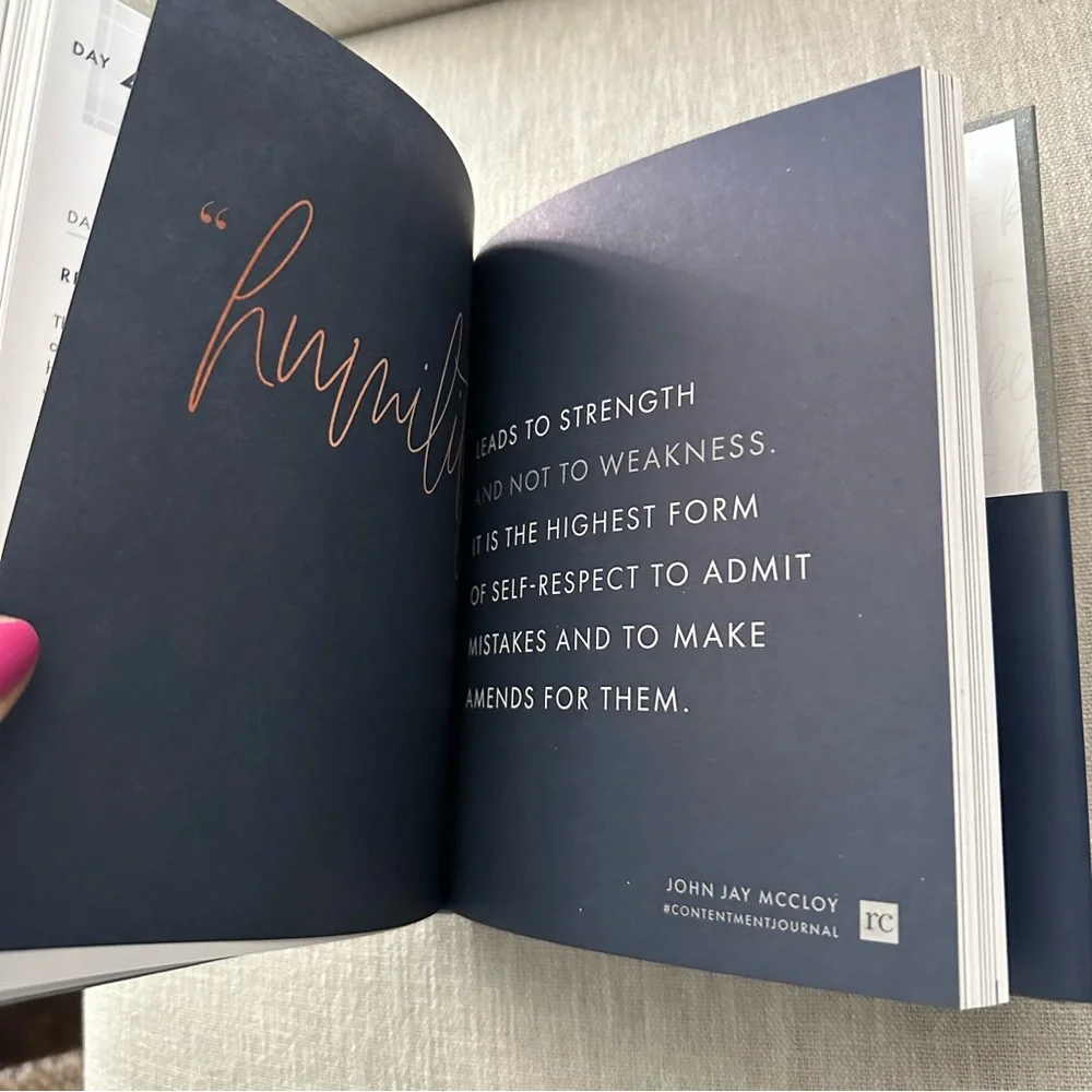 The Contentment Journal and Living True: 40 Days to Get Back to You Books NWT